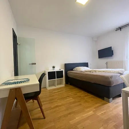 Simplex Am Ludwigsplatz מלון דירות *