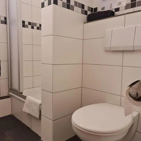 מלון דירות Simplex Am Ludwigsplatz *