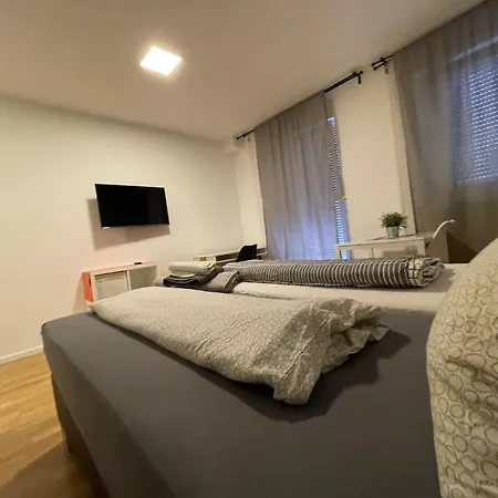 Simplex Am Ludwigsplatz Apartment